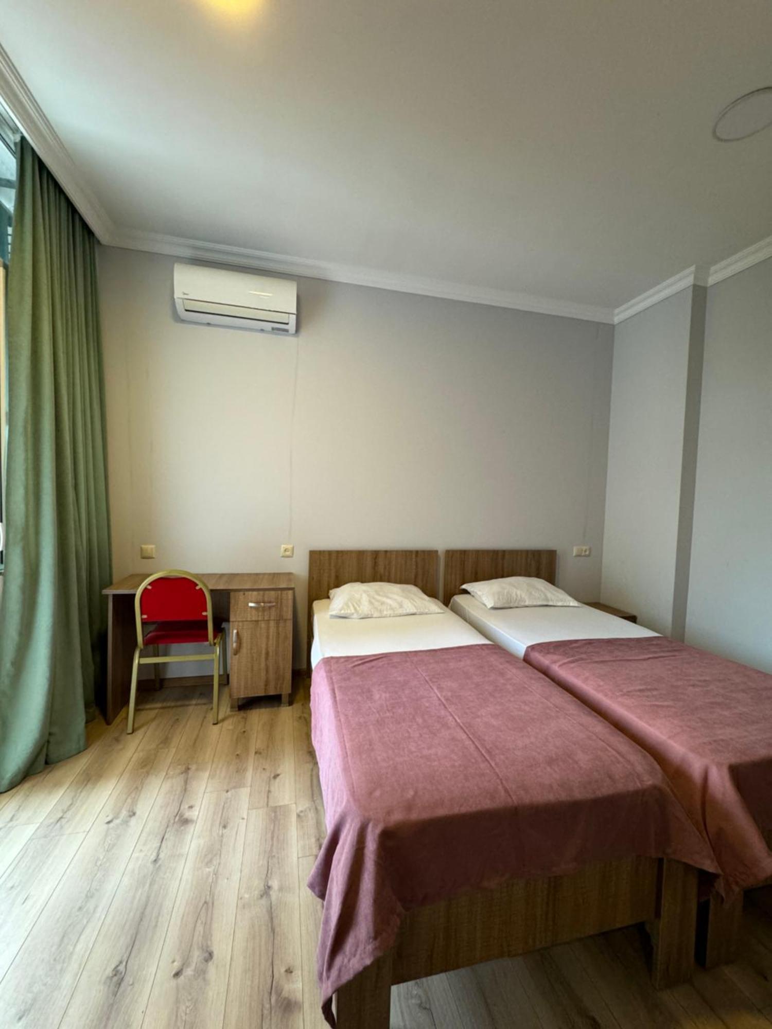Colibri Apartment Batumi Exterior foto