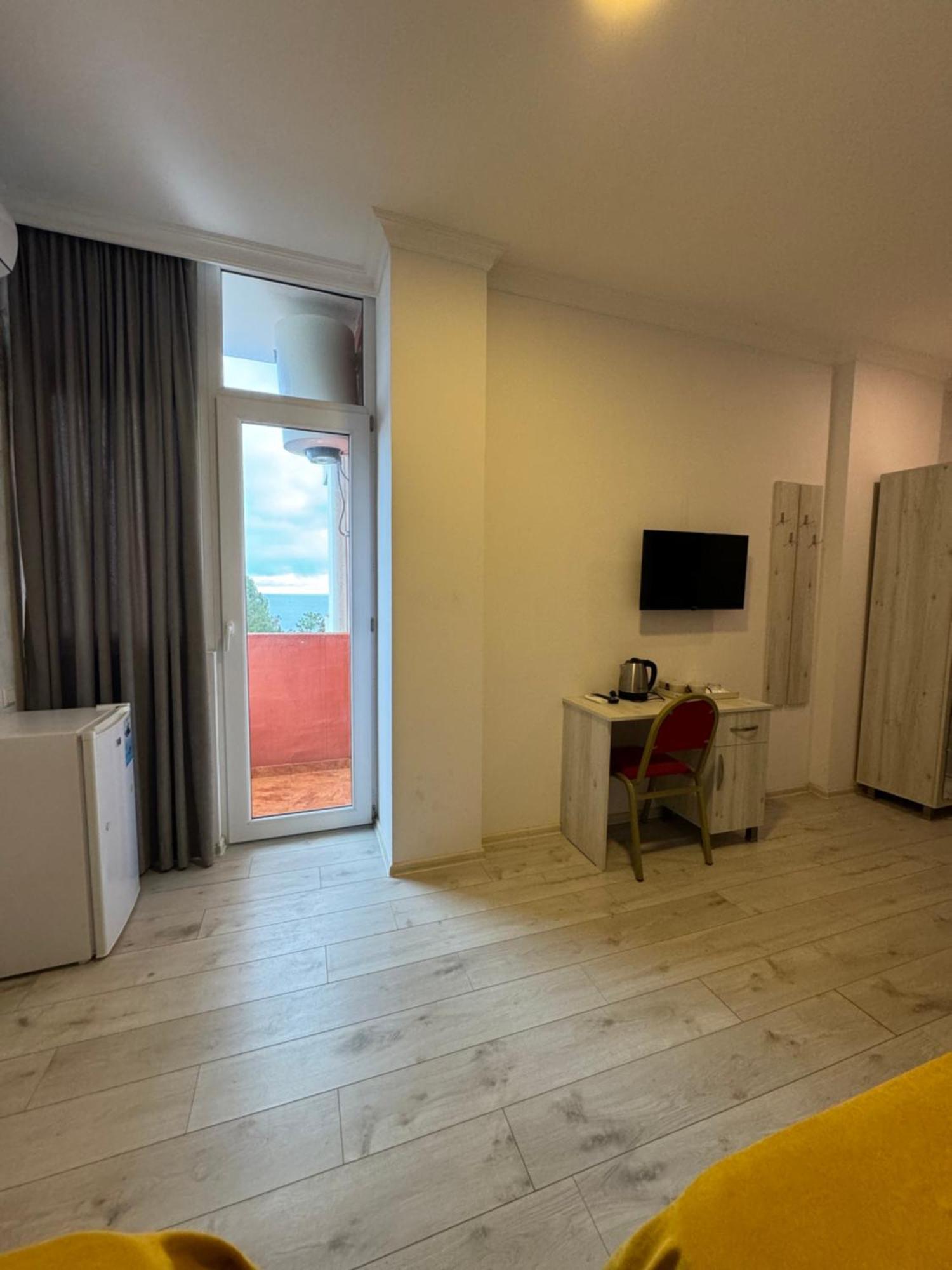 Colibri Apartment Batumi Exterior foto