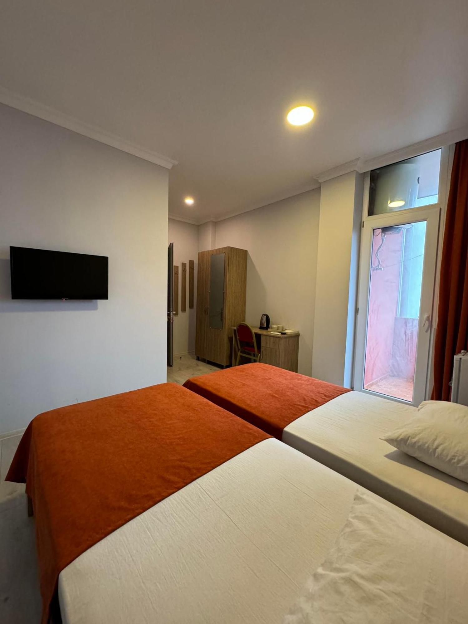 Colibri Apartment Batumi Exterior foto