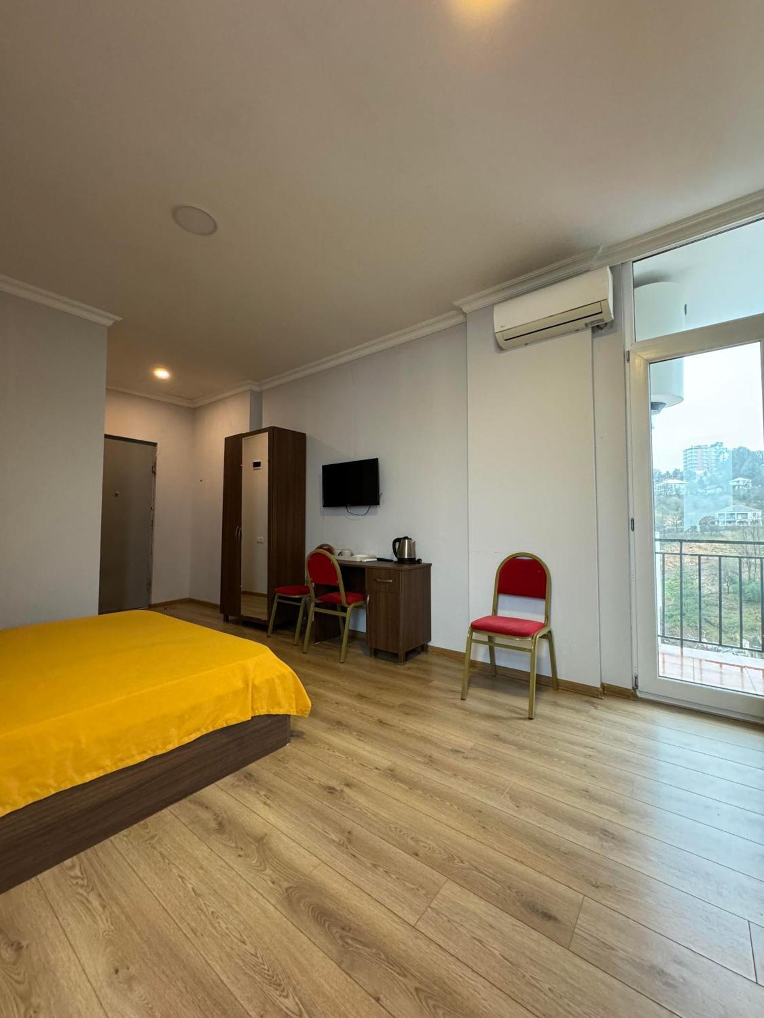 Colibri Apartment Batumi Exterior foto