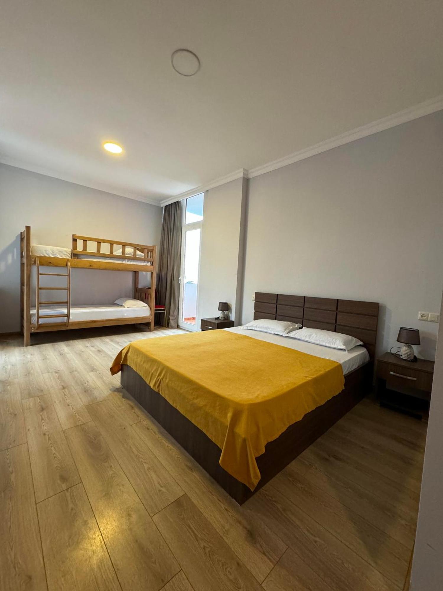 Colibri Apartment Batumi Exterior foto