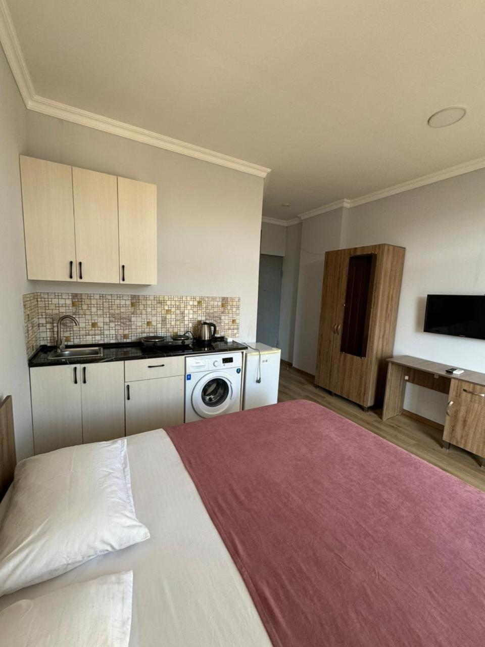 Colibri Apartment Batumi Exterior foto
